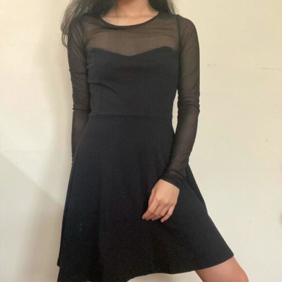 Forever 21 Black Long Sleeve Mini Dress Size Small - Picture 1 of 10